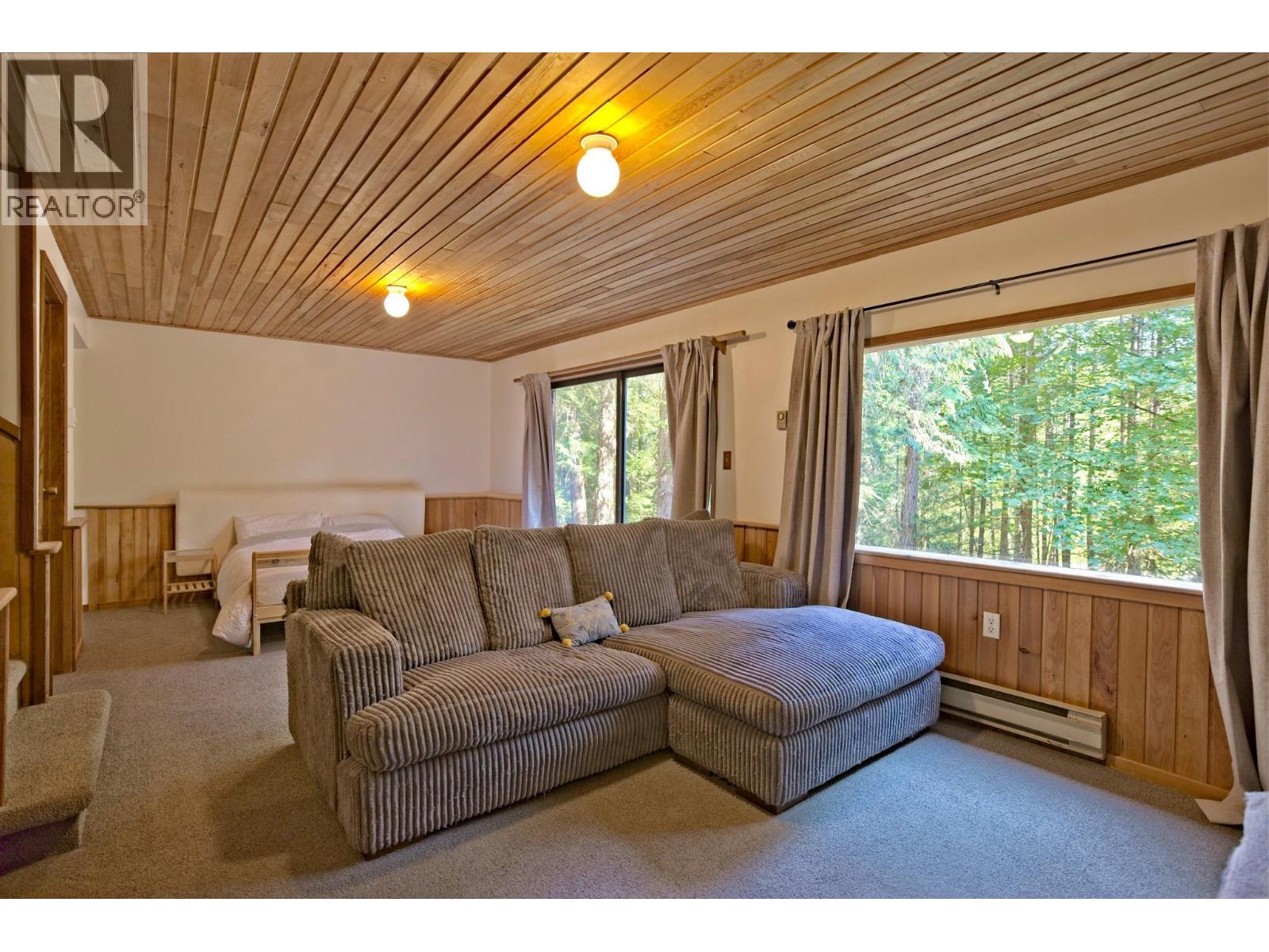 House in Galiano Island - Image 19