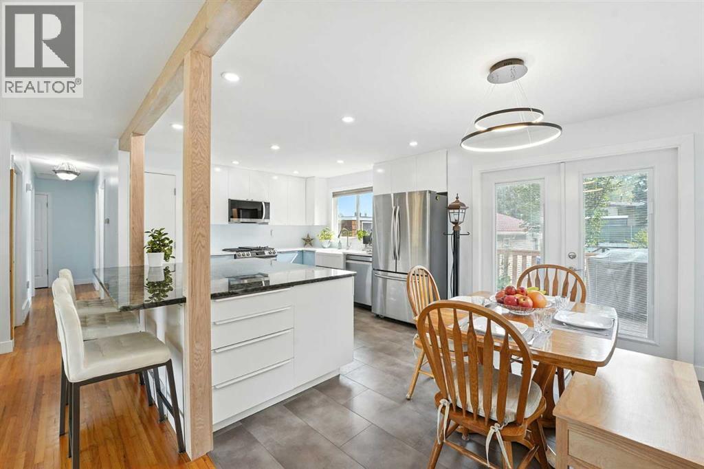 Single Family House Bi-level for Sale in  Hunterbrook Road NW Huntington Hills Calgary 