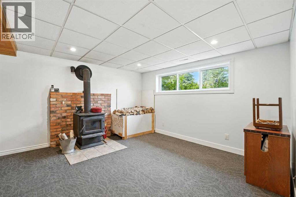 Single Family House Bi-level for Sale in  Hunterbrook Road NW Huntington Hills Calgary 