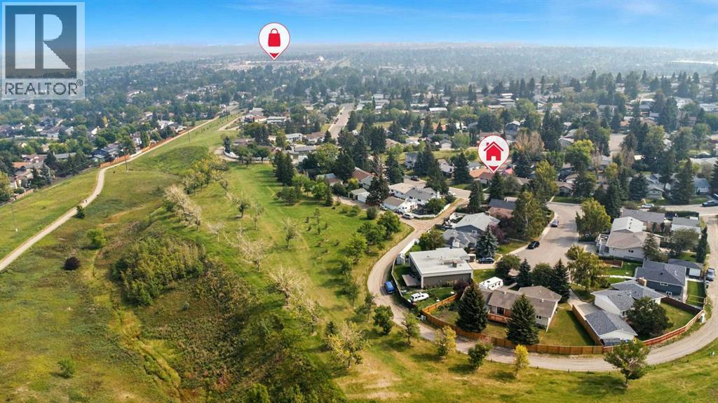 Single Family House Bi-level for Sale in  Hunterbrook Road NW Huntington Hills Calgary 