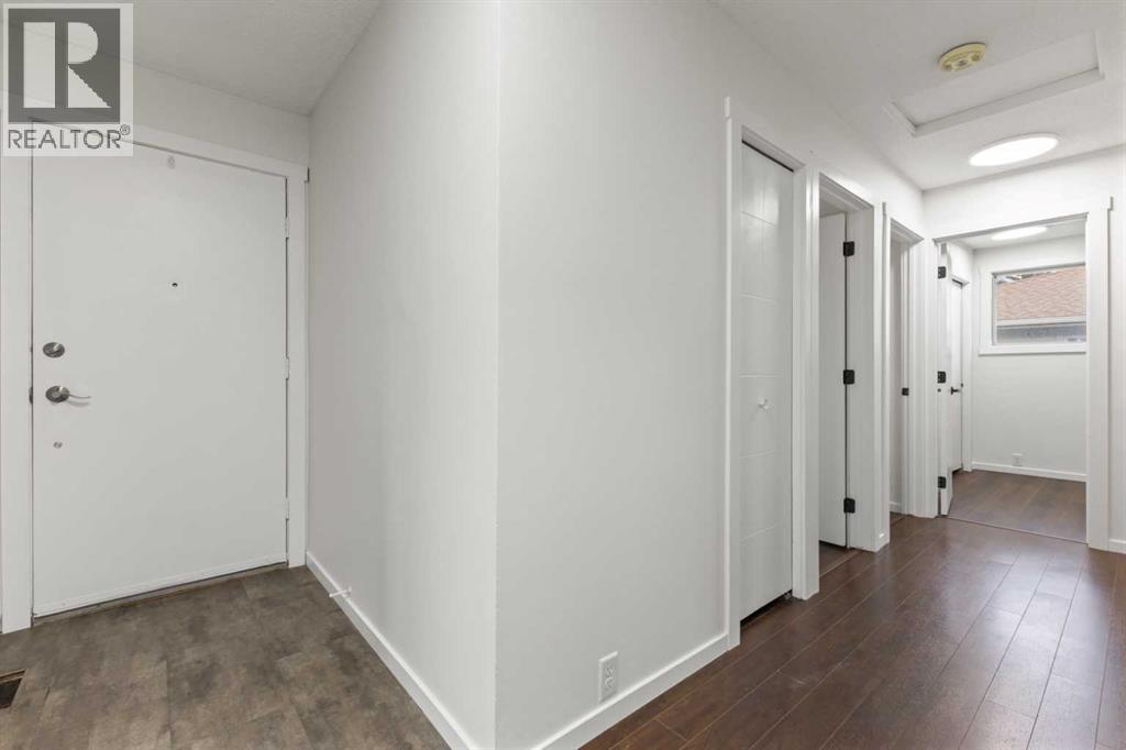Single Family House Bungalow for Sale in  Doverthorn Road SE Dover Calgary 