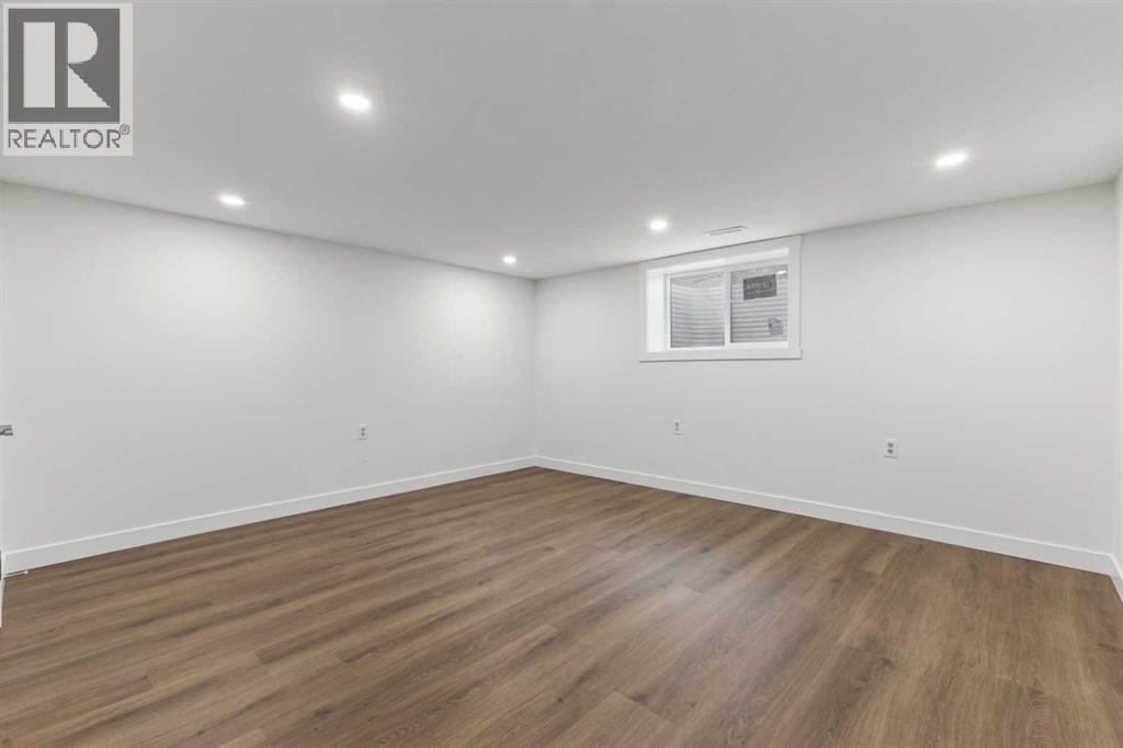 Single Family House Bungalow for Sale in  Doverthorn Road SE Dover Calgary 