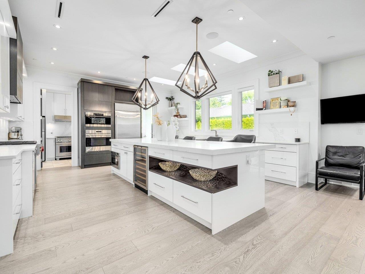 14237 VINE AVENUE, White Rock