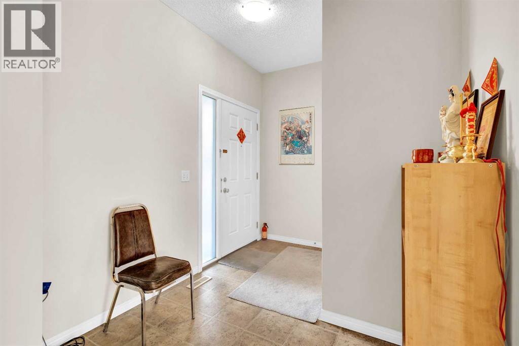 Single Family House for Sale in  Saddlecrest Park NE Saddle Ridge Calgary 