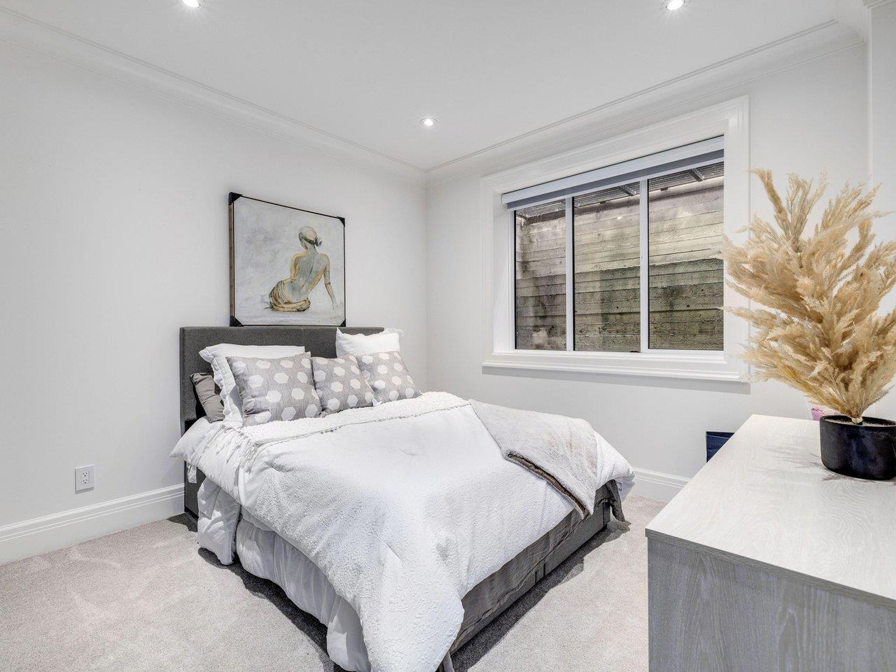 14237 VINE AVENUE, White Rock