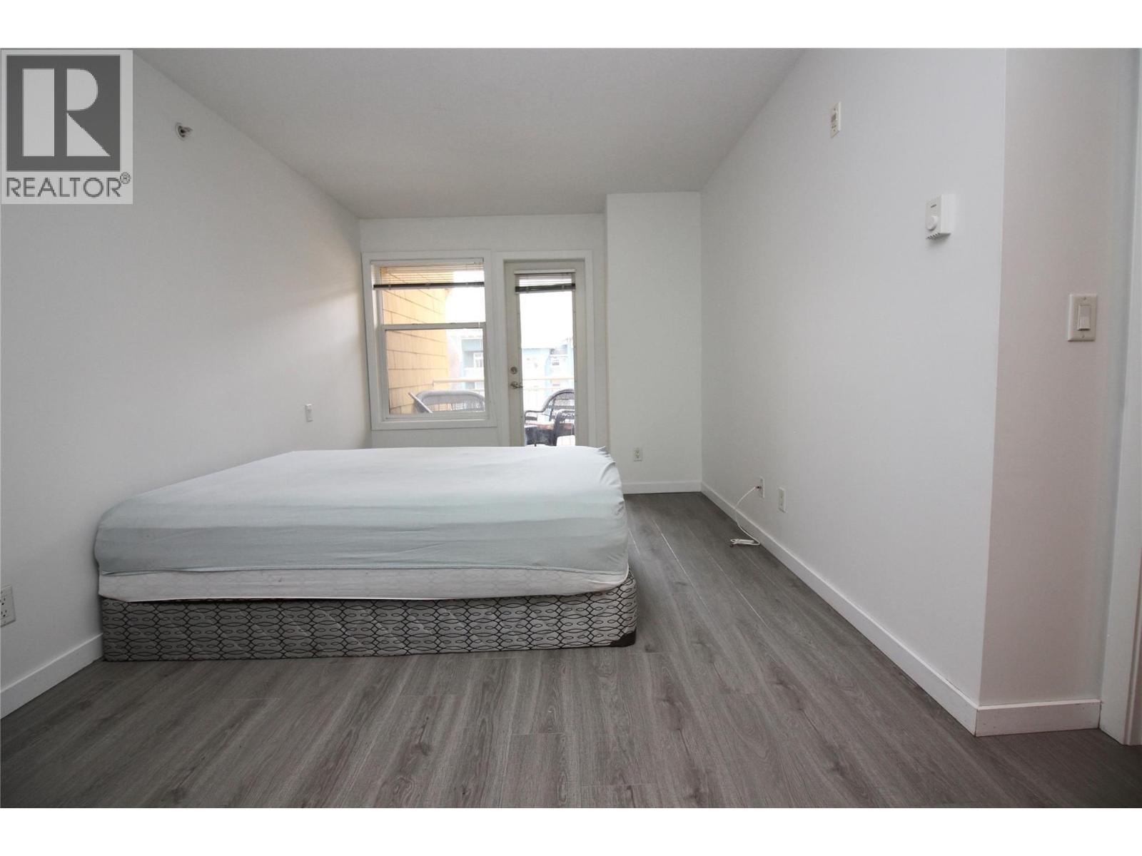 404 571 Yates Road, Kelowna