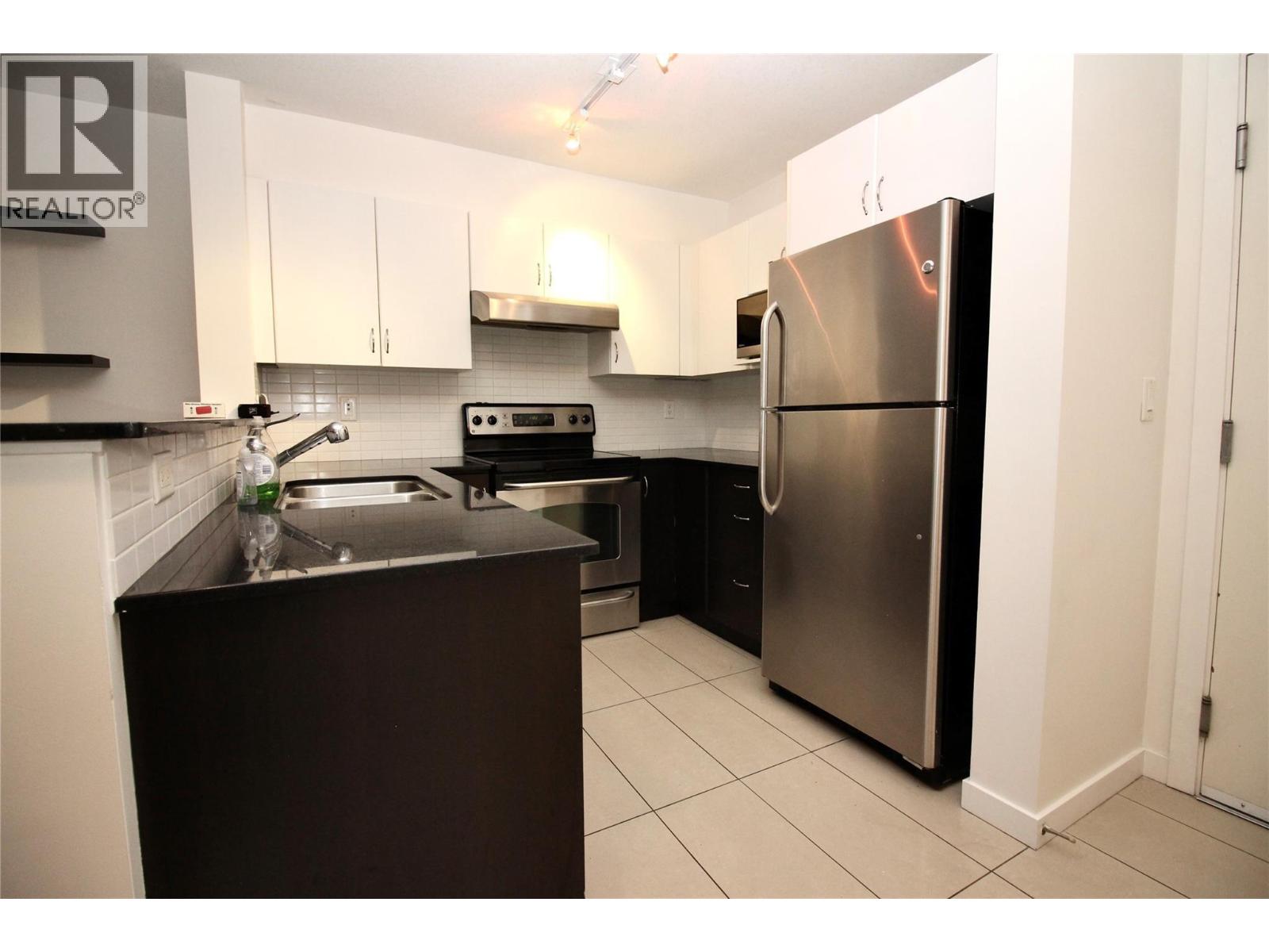404 571 Yates Road, Kelowna