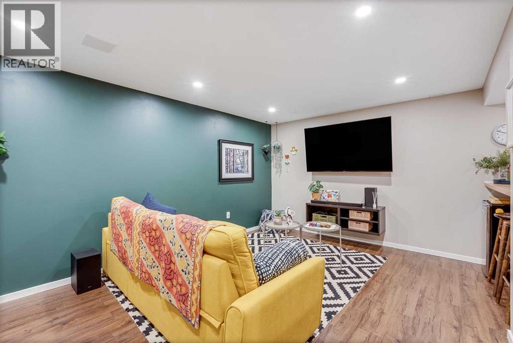 Single Family House for Sale in   Canterbury Drive SW Canyon Meadows Calgary 