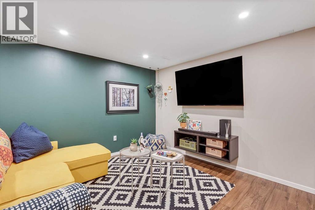 Single Family House for Sale in   Canterbury Drive SW Canyon Meadows Calgary 