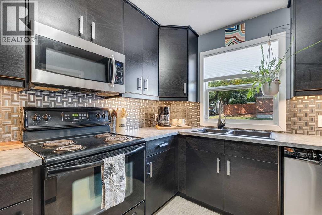 Single Family House for Sale in   Canterbury Drive SW Canyon Meadows Calgary 