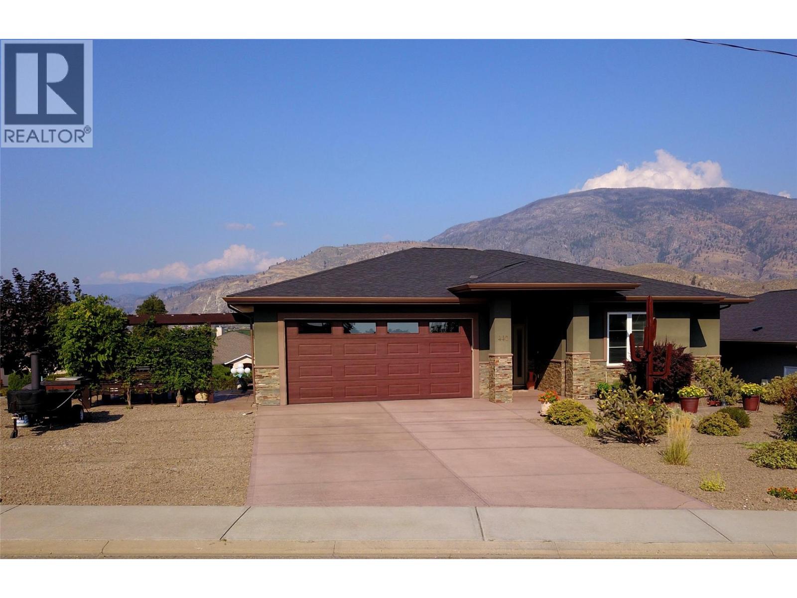  440 MERLOT Avenue, Oliver