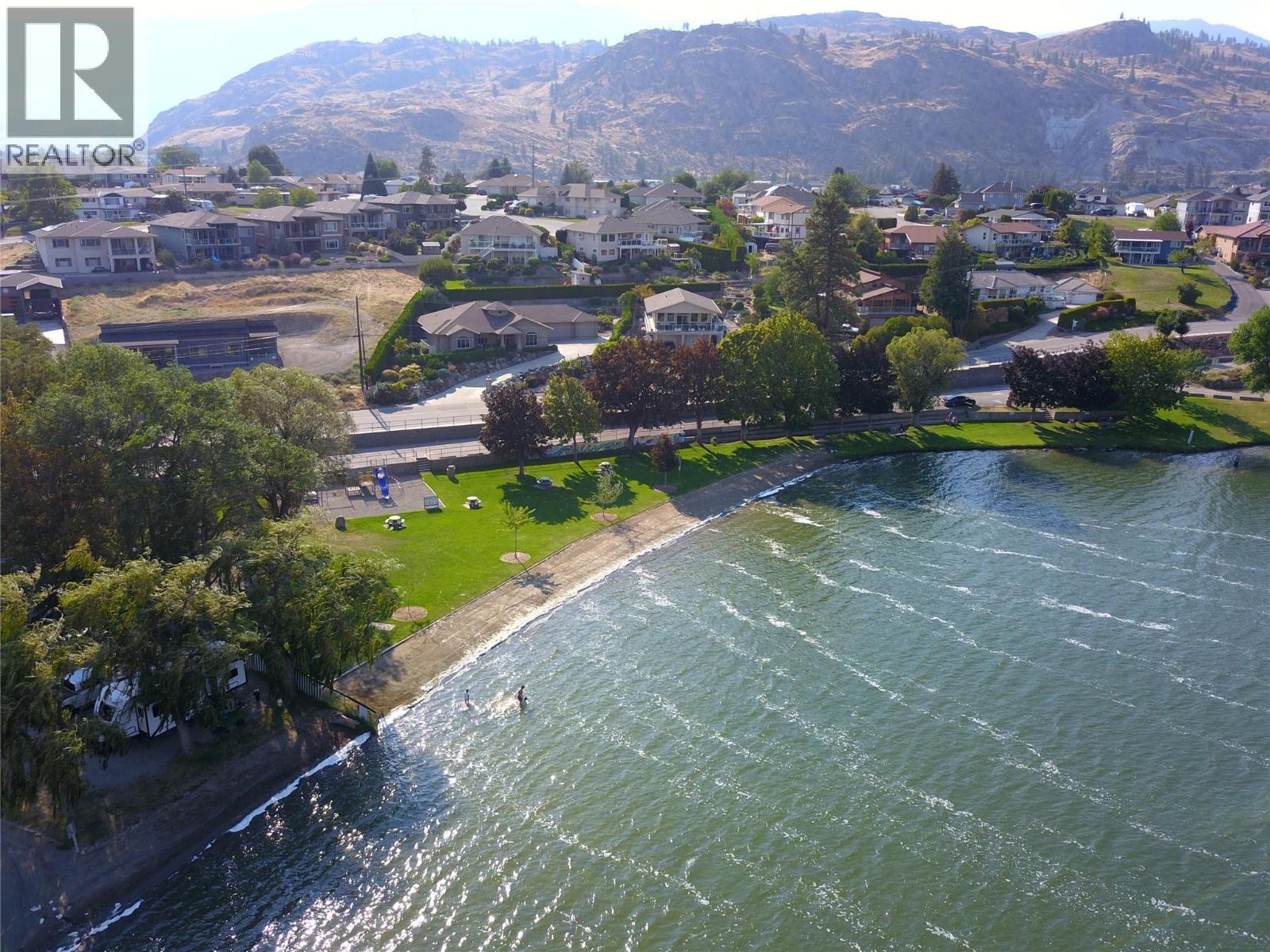  440 MERLOT Avenue, Oliver