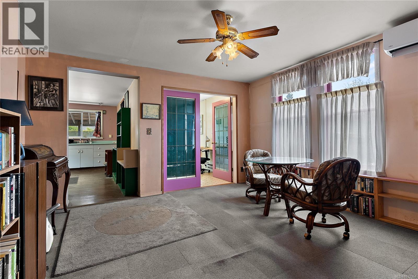 9616 Sixth St, Sidney