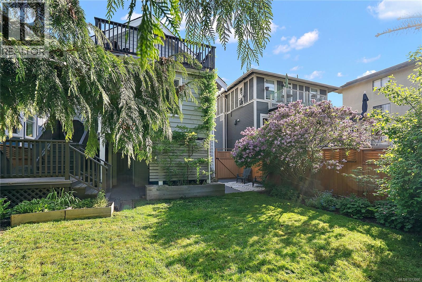 329 Simcoe St, Victoria