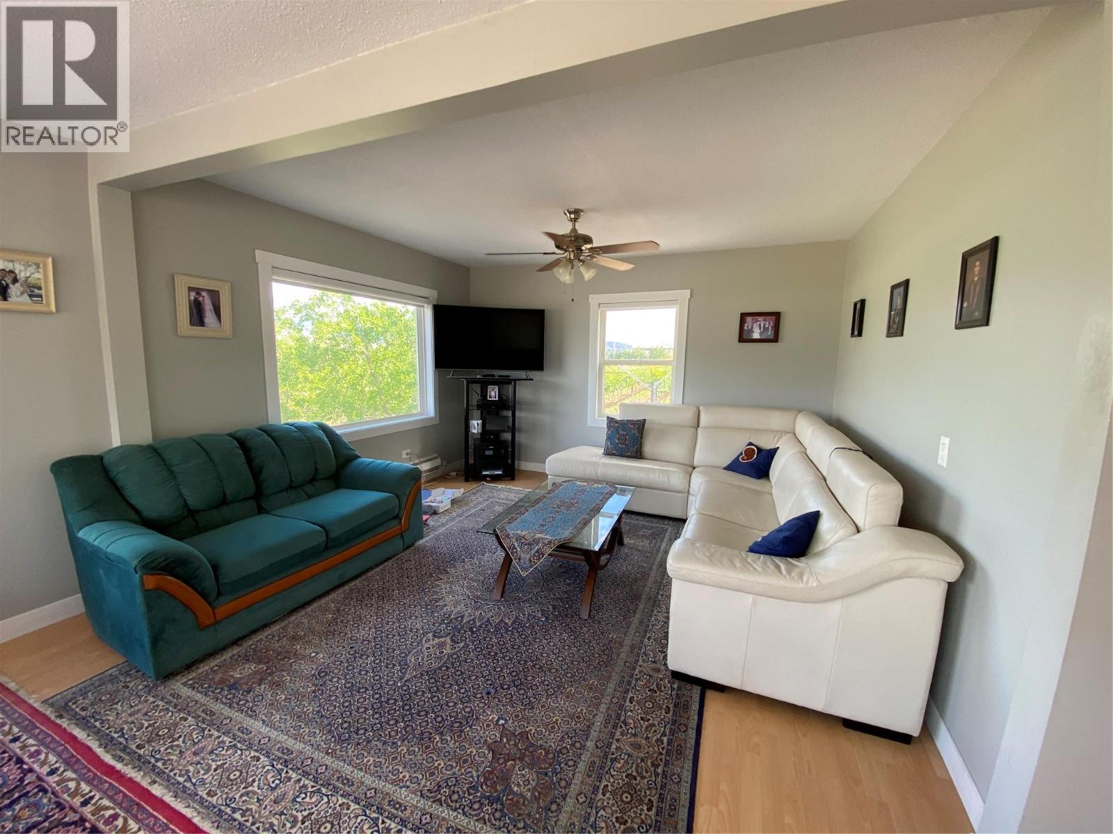  7298 97 Highway, Oliver