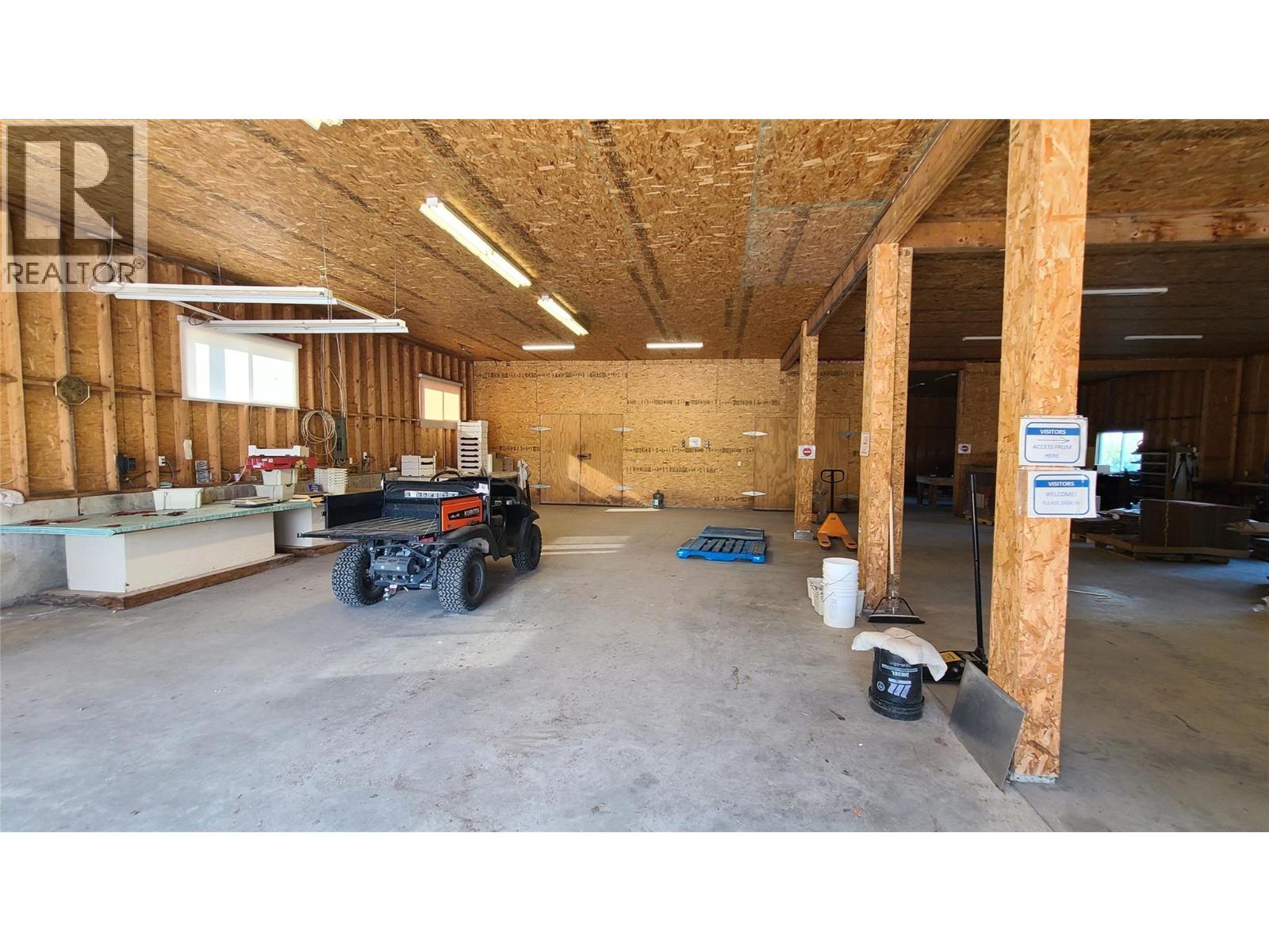  7298 97 Highway, Oliver