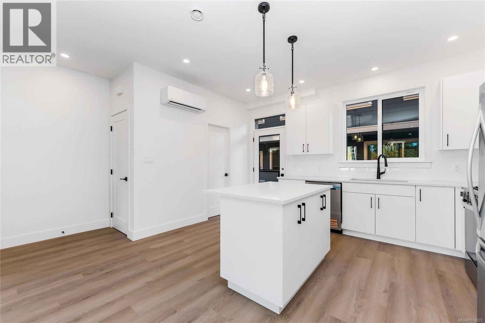  905 Vine Court, Langford