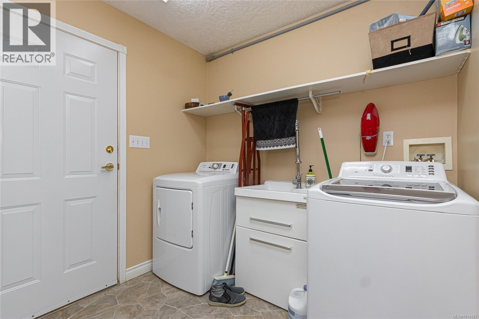  2350 Setchfield Avenue, Langford