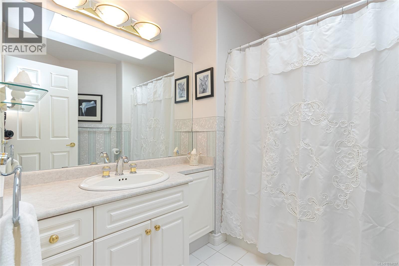  2350 Setchfield Avenue, Langford