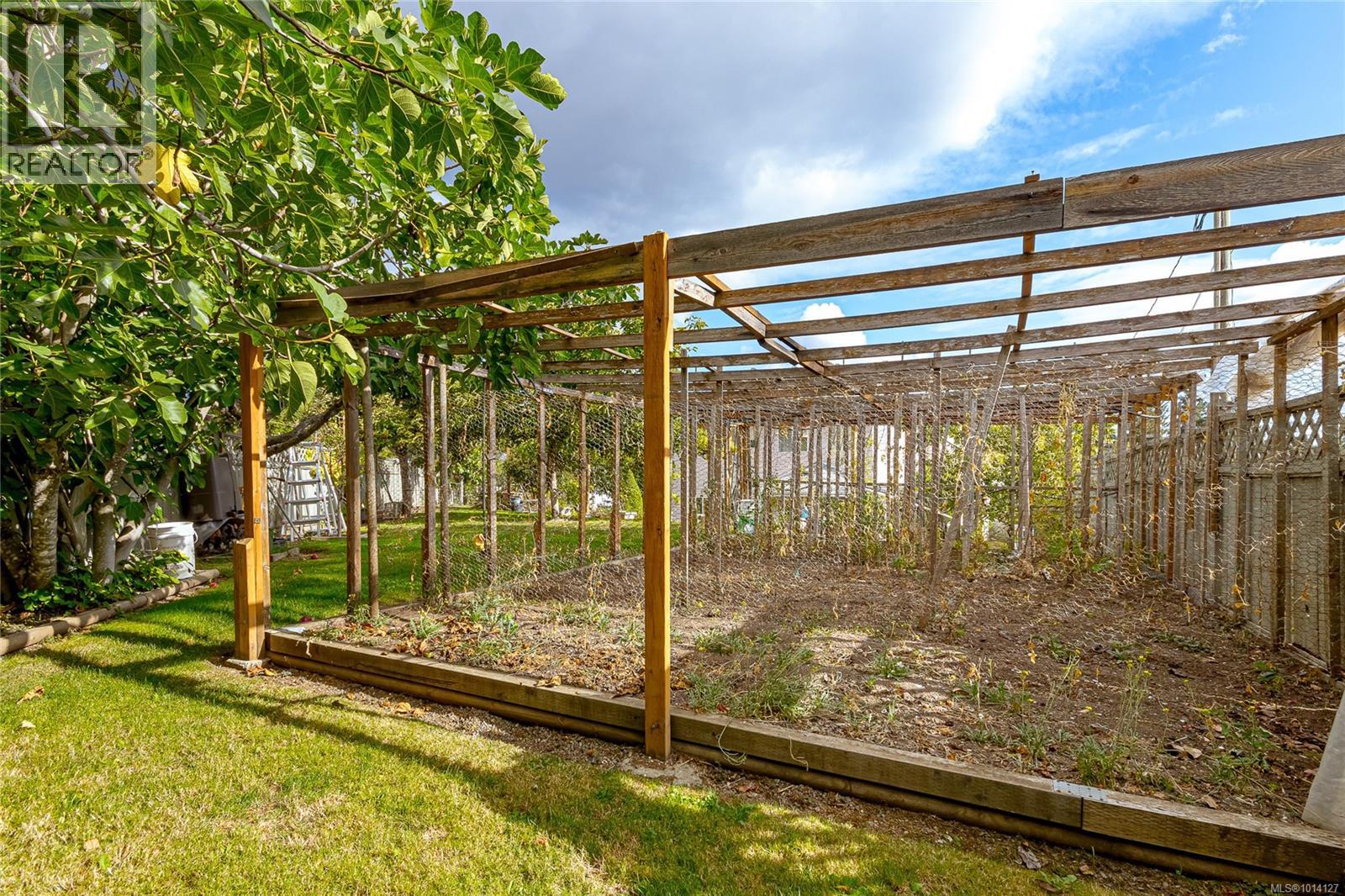  2350 Setchfield Avenue, Langford