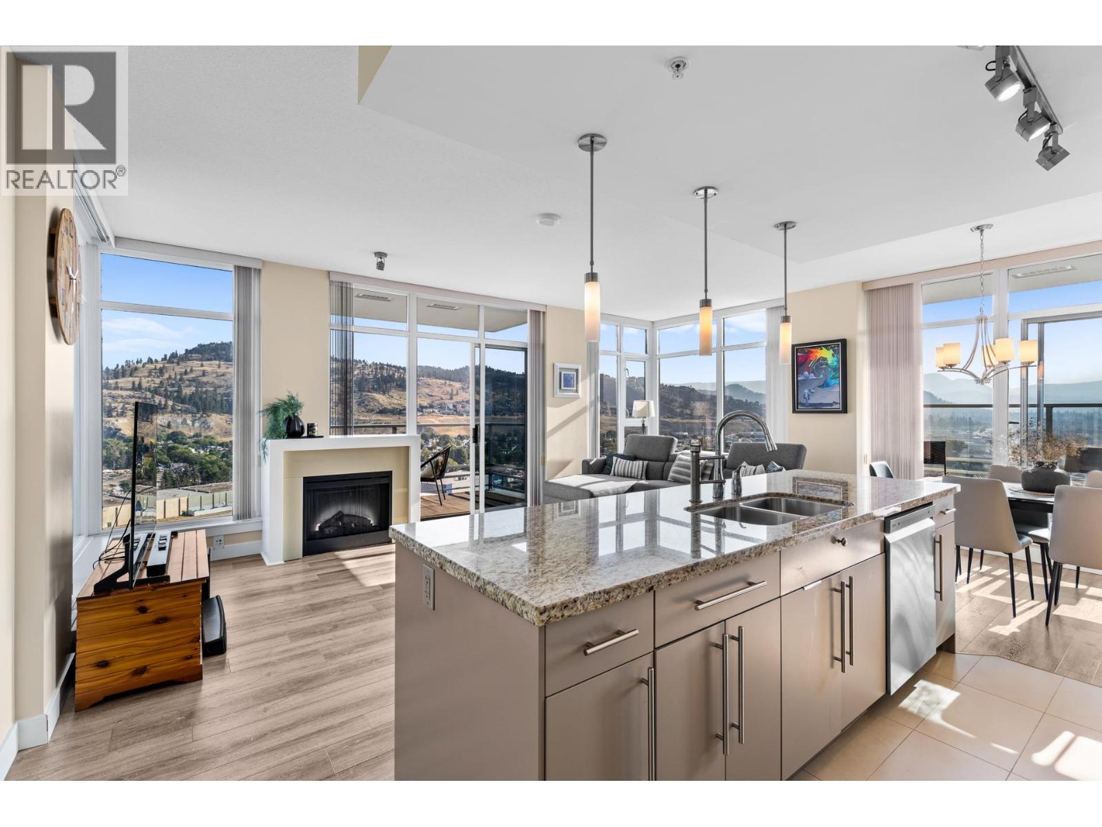 #2103-1075 Sunset Drive, Kelowna
