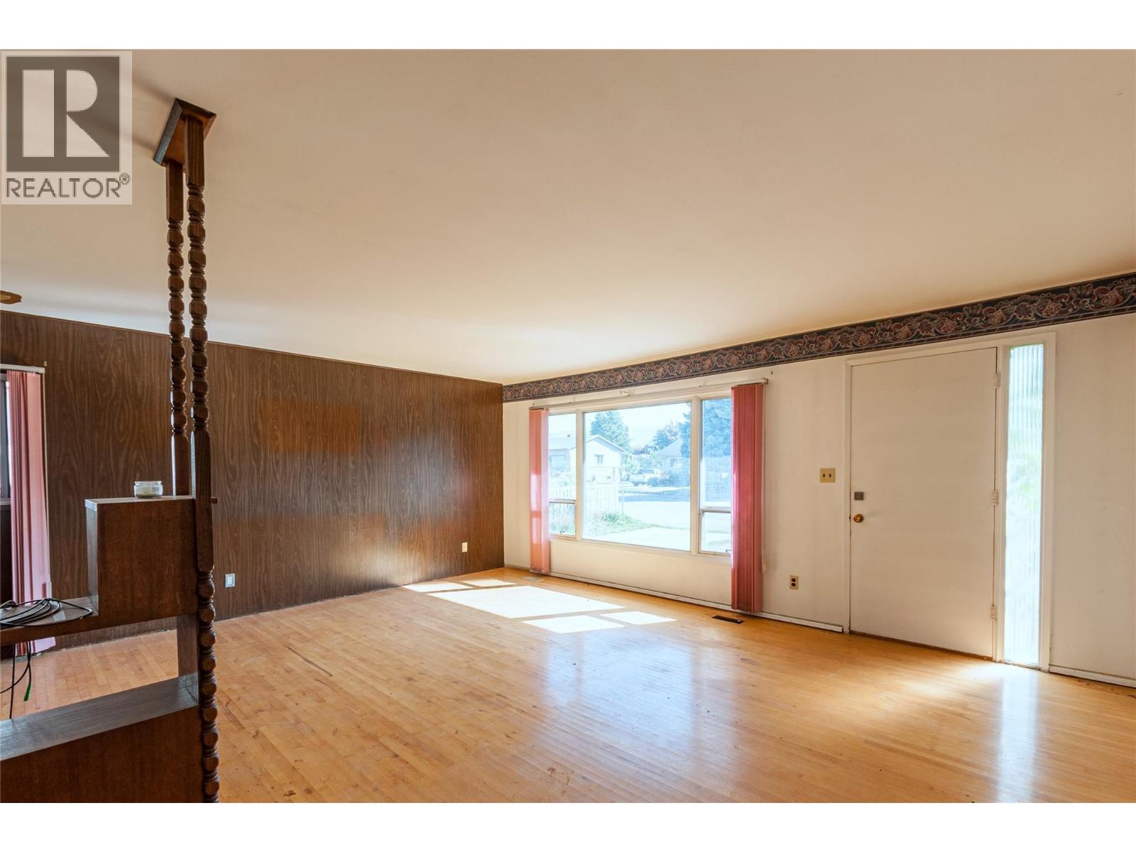  824 Grenfell Avenue, Kelowna