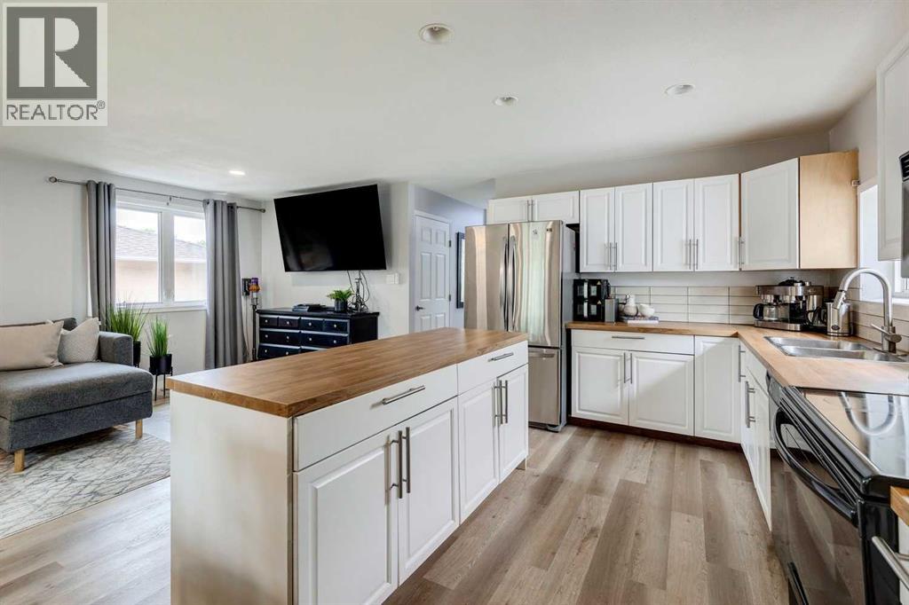 Single Family House Bi-level for Sale in  A Avenue SE Dover Calgary 