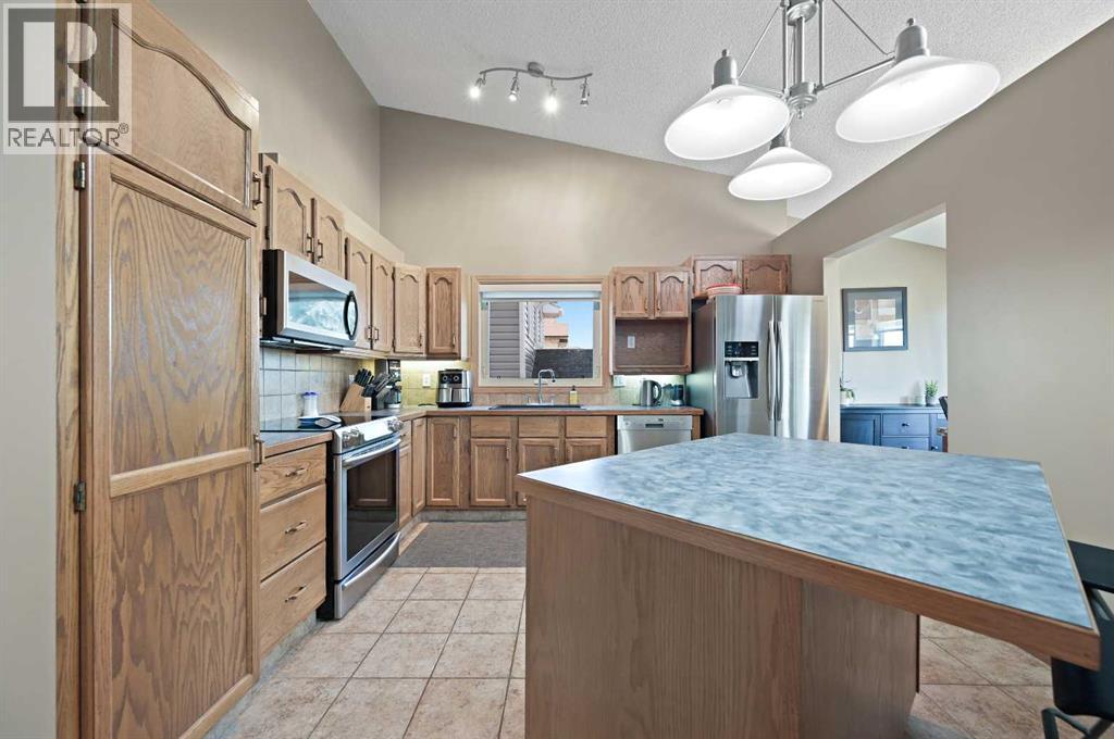 Single Family House 4 Level for Sale in  Hidden Valley Place NW Hidden Valley Calgary 