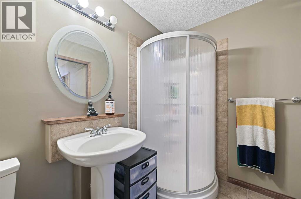 Single Family House 4 Level for Sale in  Hidden Valley Place NW Hidden Valley Calgary 