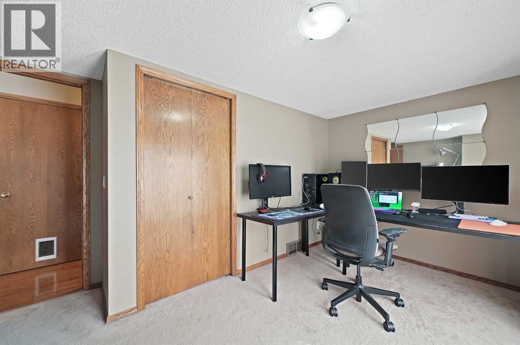 Single Family House 4 Level for Sale in  Hidden Valley Place NW Hidden Valley Calgary 