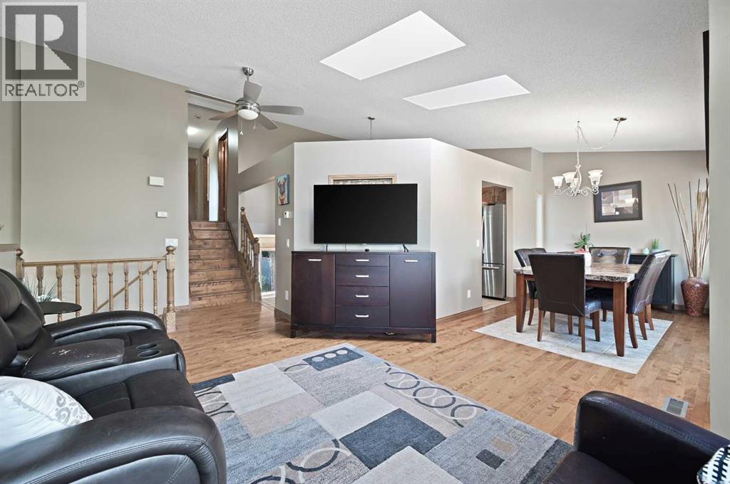 Single Family House 4 Level for Sale in  Hidden Valley Place NW Hidden Valley Calgary 