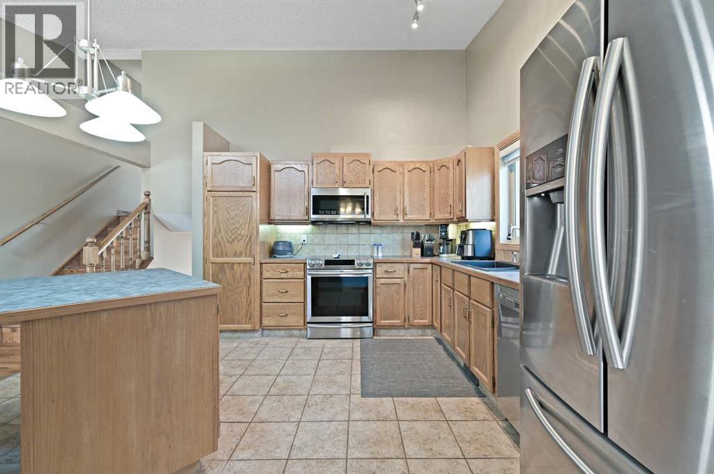 Single Family House 4 Level for Sale in  Hidden Valley Place NW Hidden Valley Calgary 