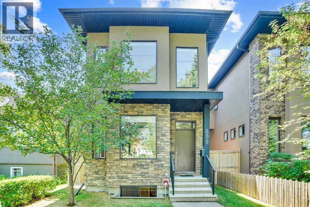 Single Family House for Sale in   Avenue NE Crescent Heights Calgary 