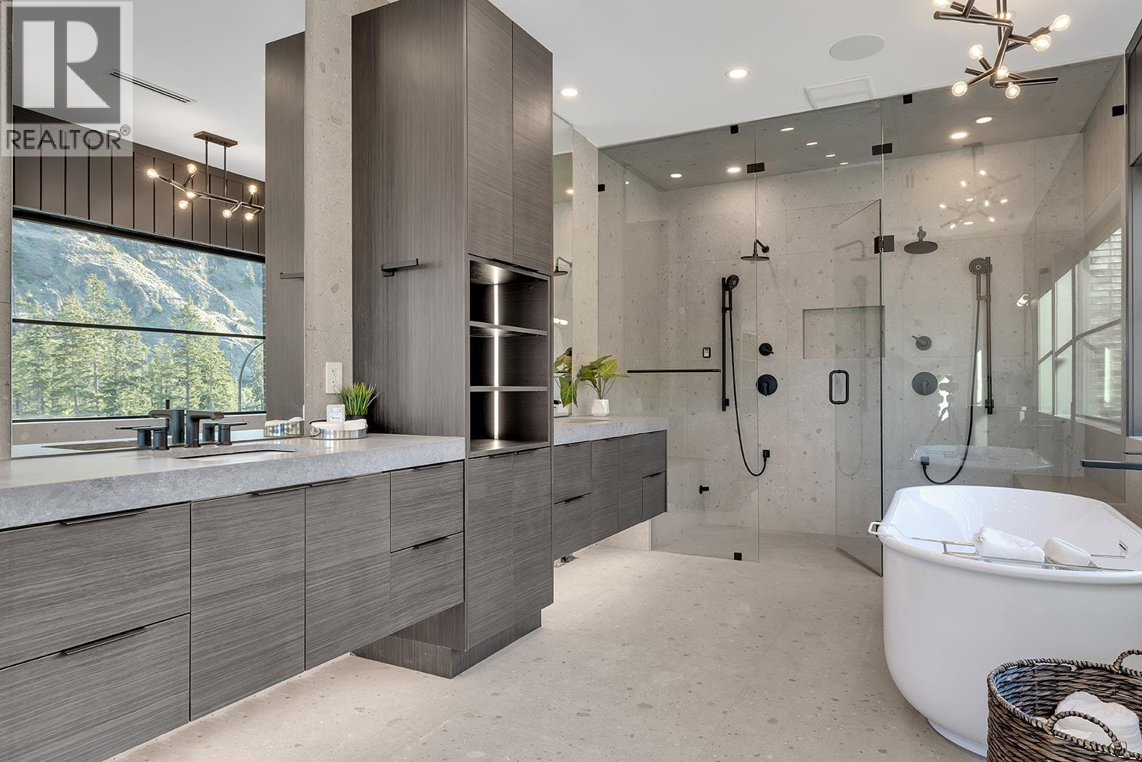 1523 Cabernet Way, Kelowna