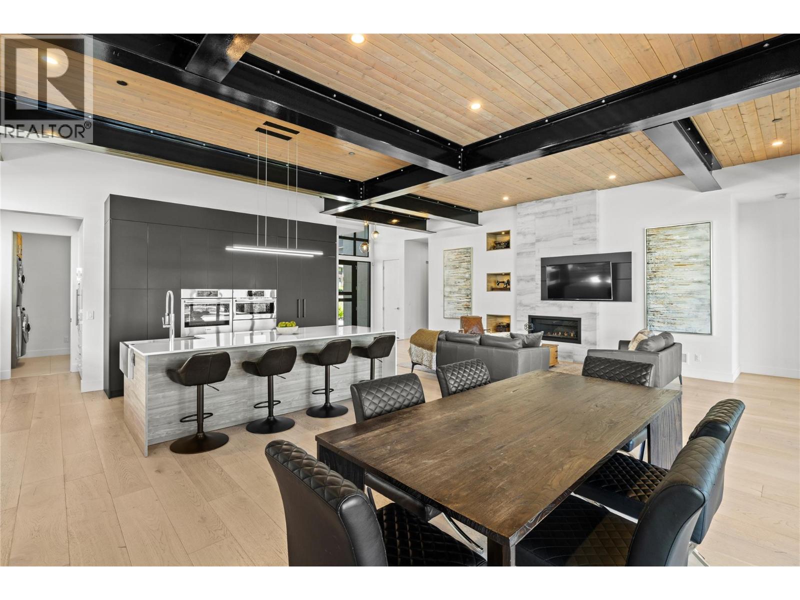9696 Benchland Drive, Lake Country