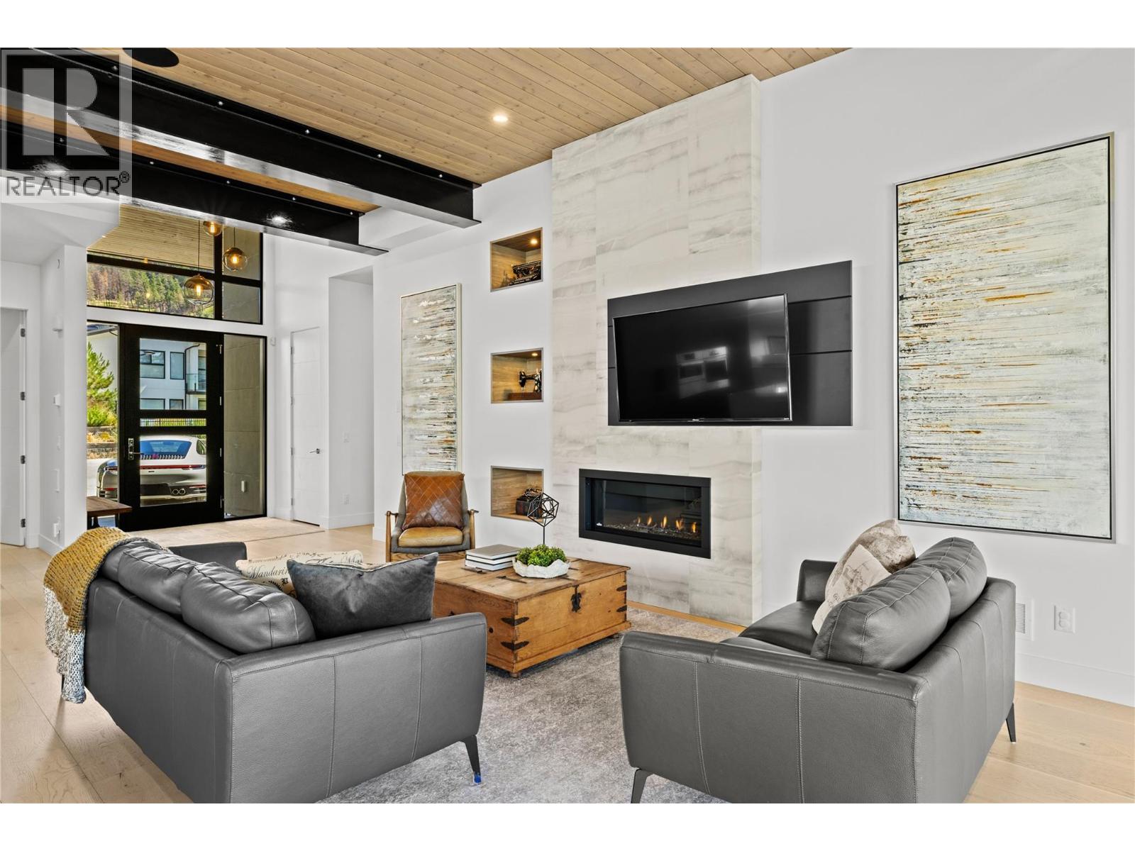 9696 Benchland Drive, Lake Country