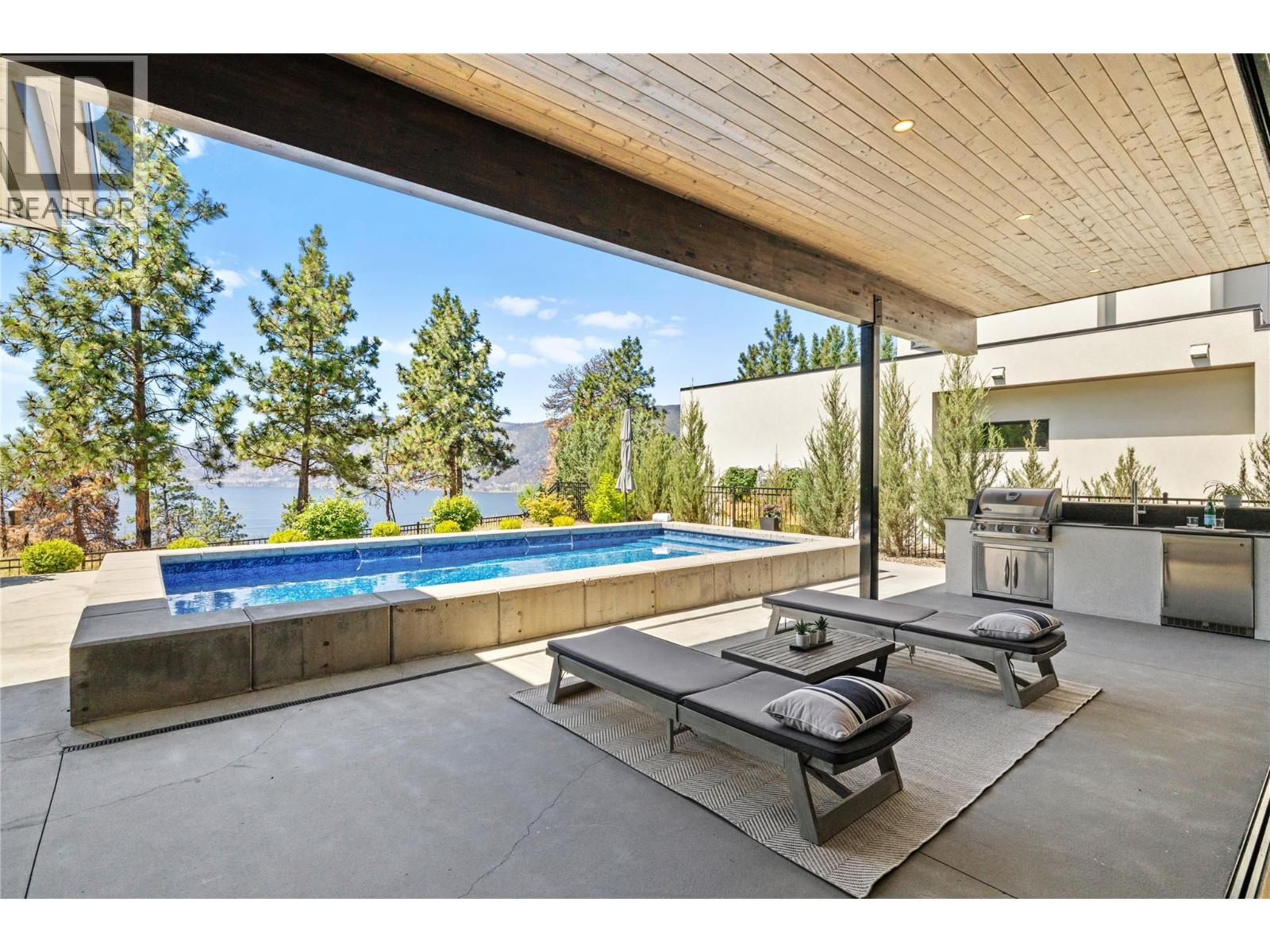 9696 Benchland Drive, Lake Country