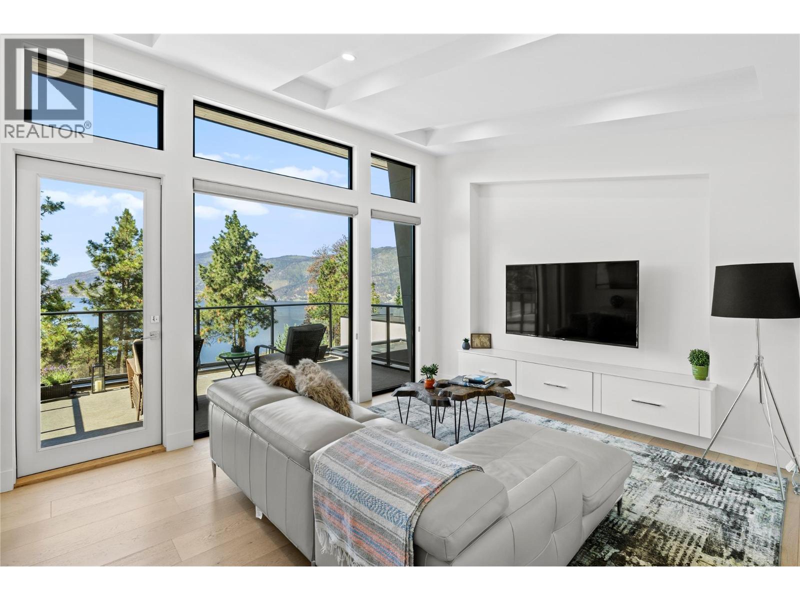 9696 Benchland Drive, Lake Country