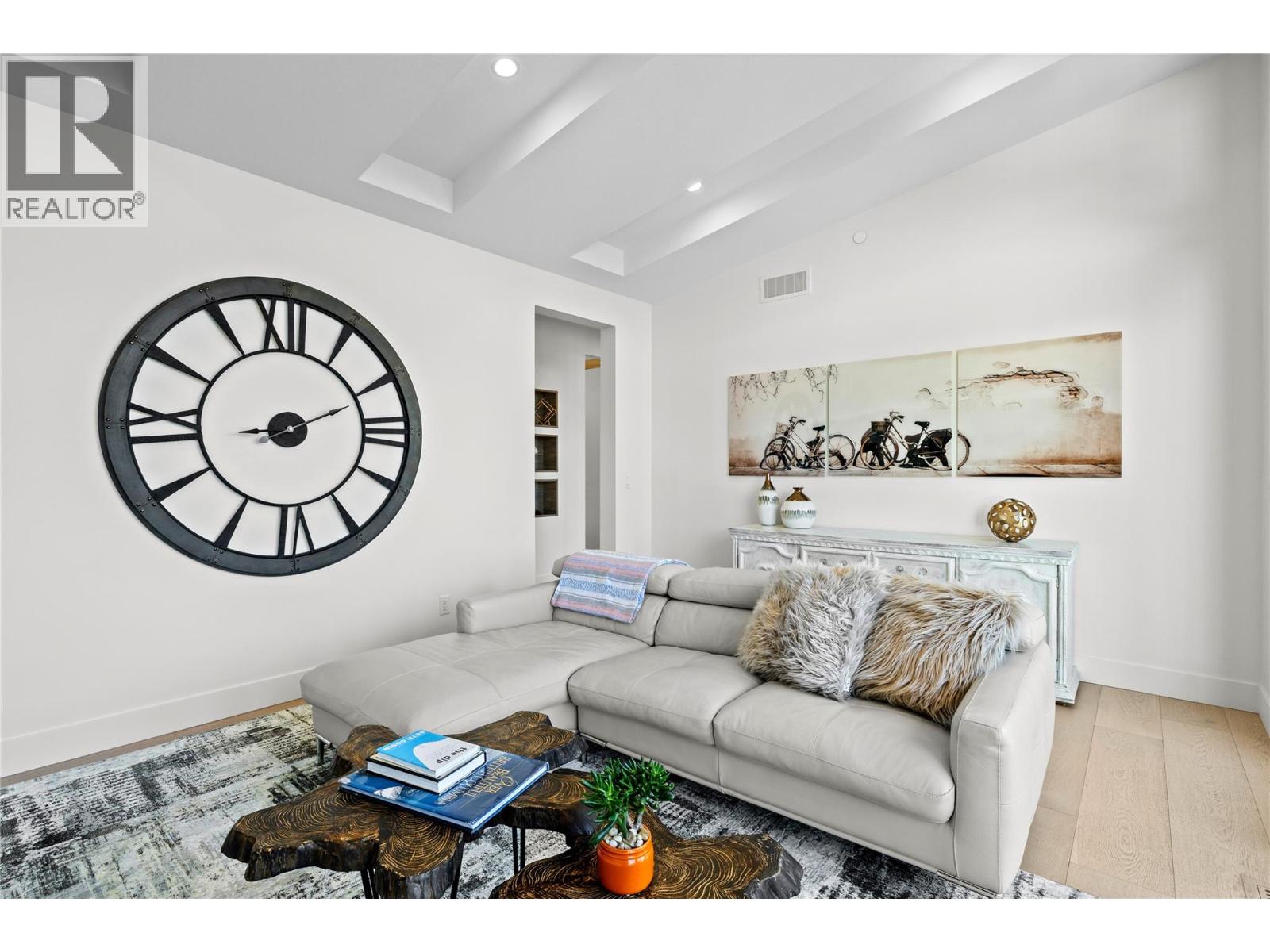 9696 Benchland Drive, Lake Country