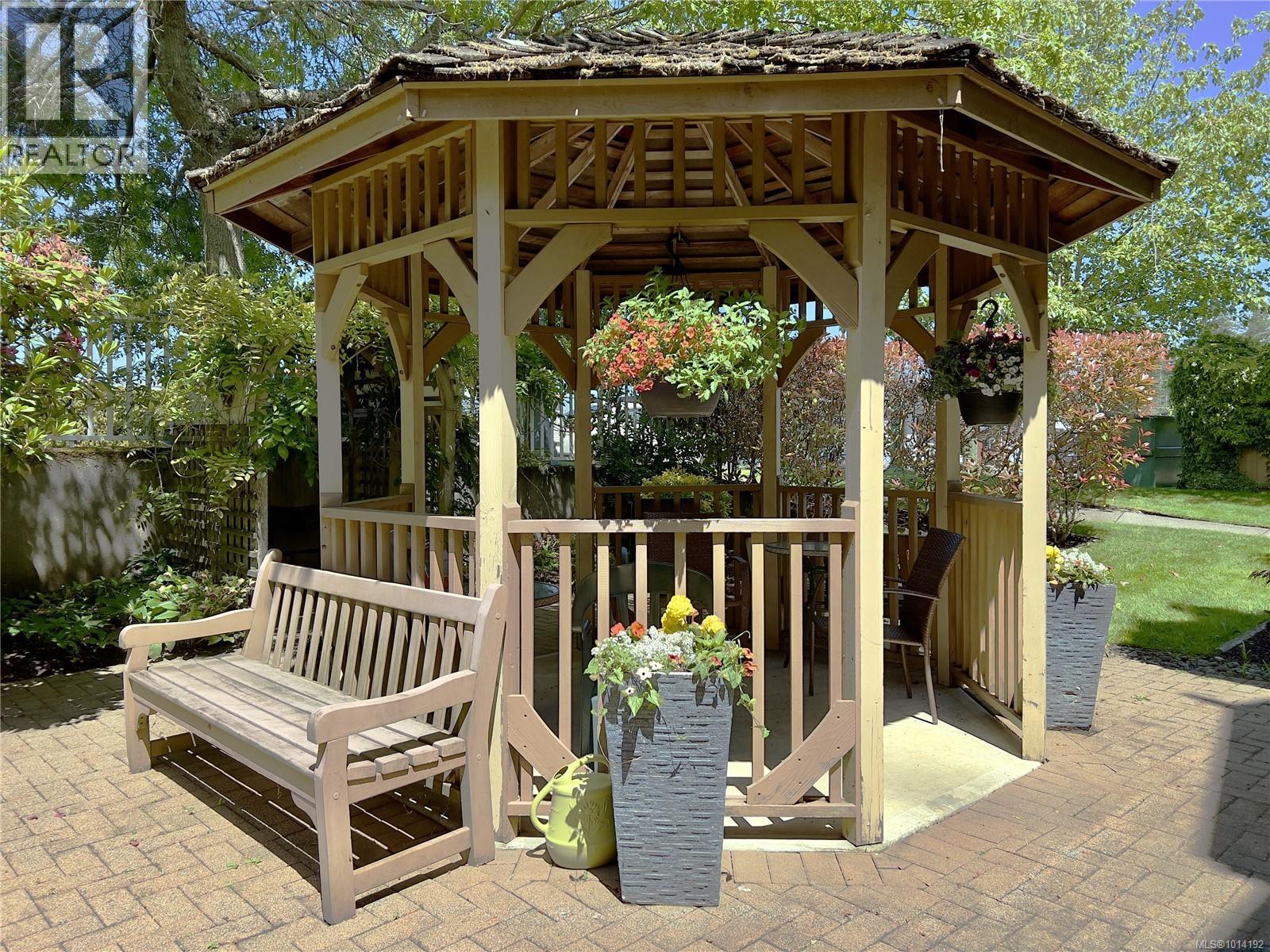 107 750 Memorial Ave, Qualicum Beach