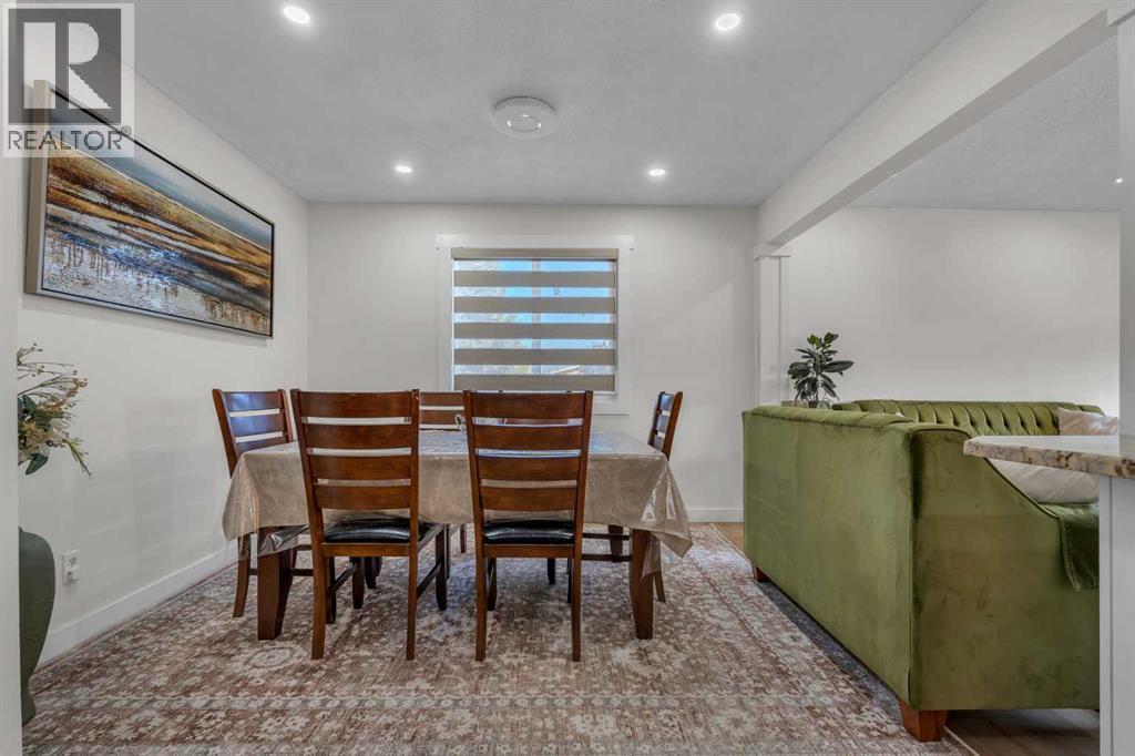 Single Family House Bi-level for Sale in  Pinepoint Road NE Pineridge Calgary 