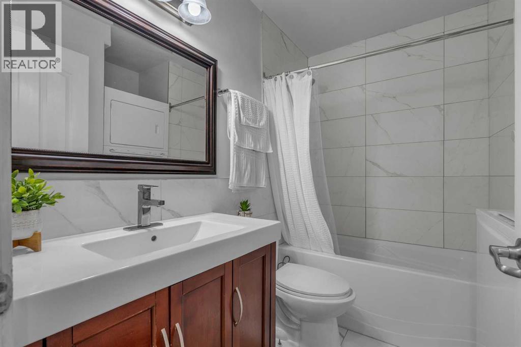 Single Family House Bi-level for Sale in  Pinepoint Road NE Pineridge Calgary 