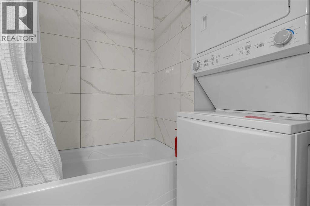 Single Family House Bi-level for Sale in  Pinepoint Road NE Pineridge Calgary 