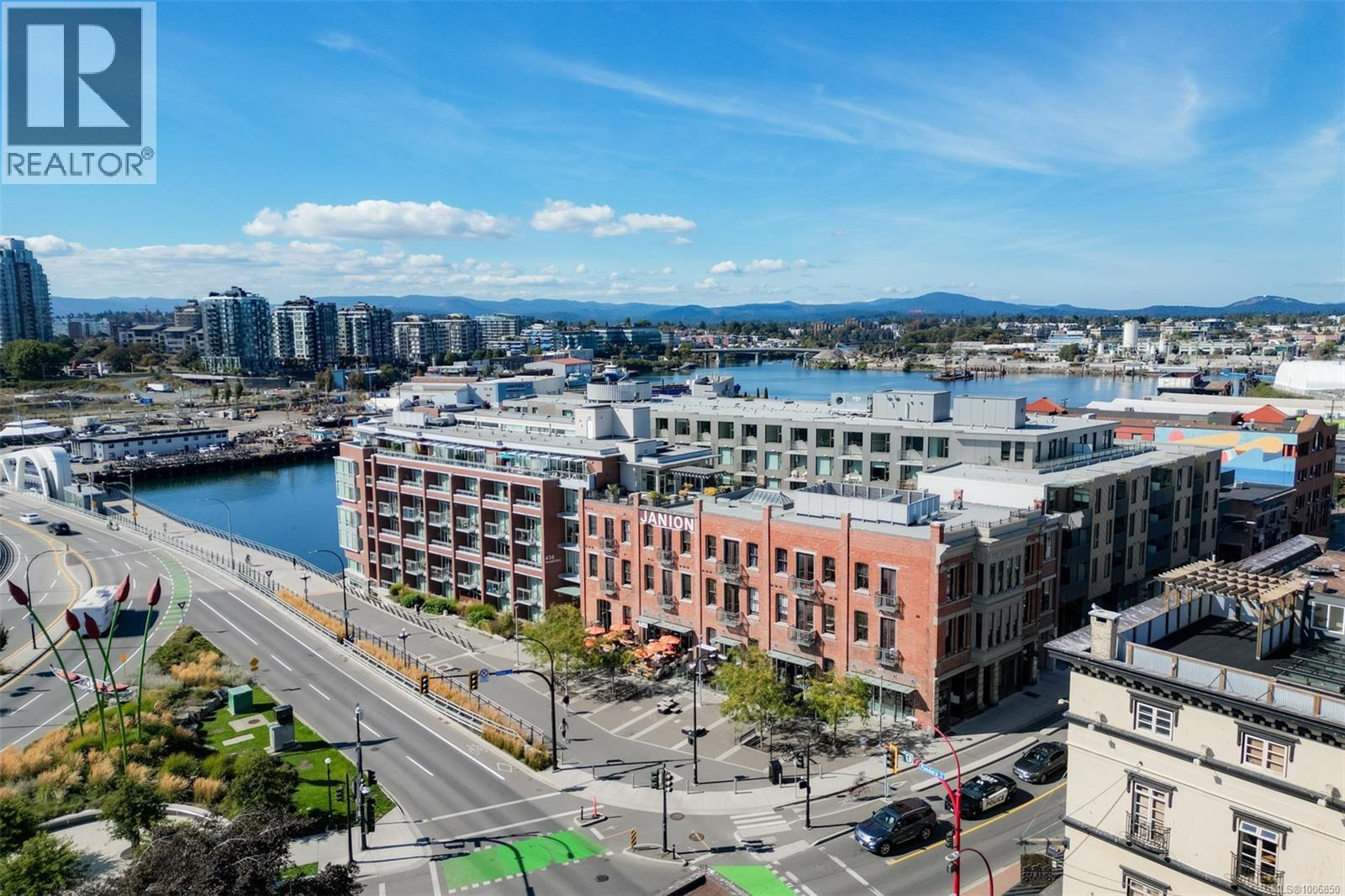 225 1610 Store Street, Victoria