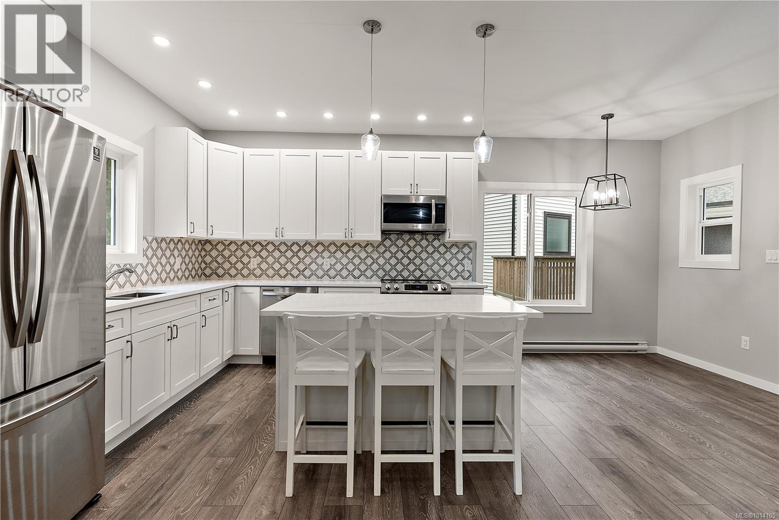  6451 Hopkins Court, Sooke