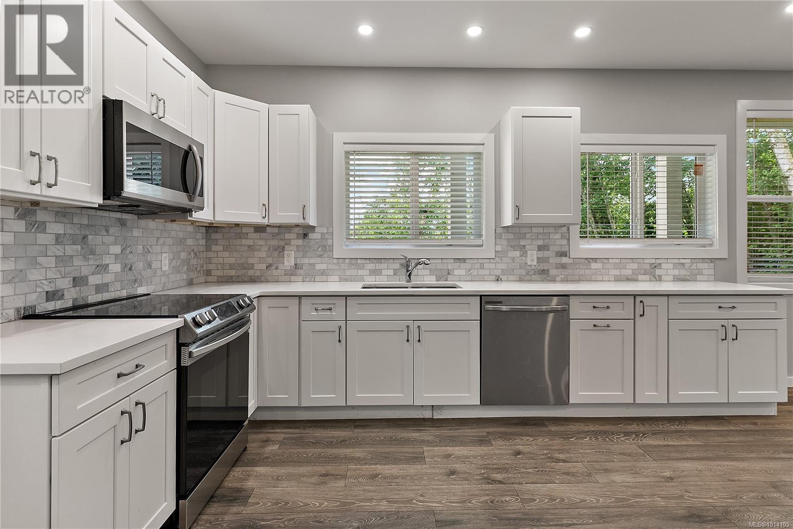  6451 Hopkins Court, Sooke
