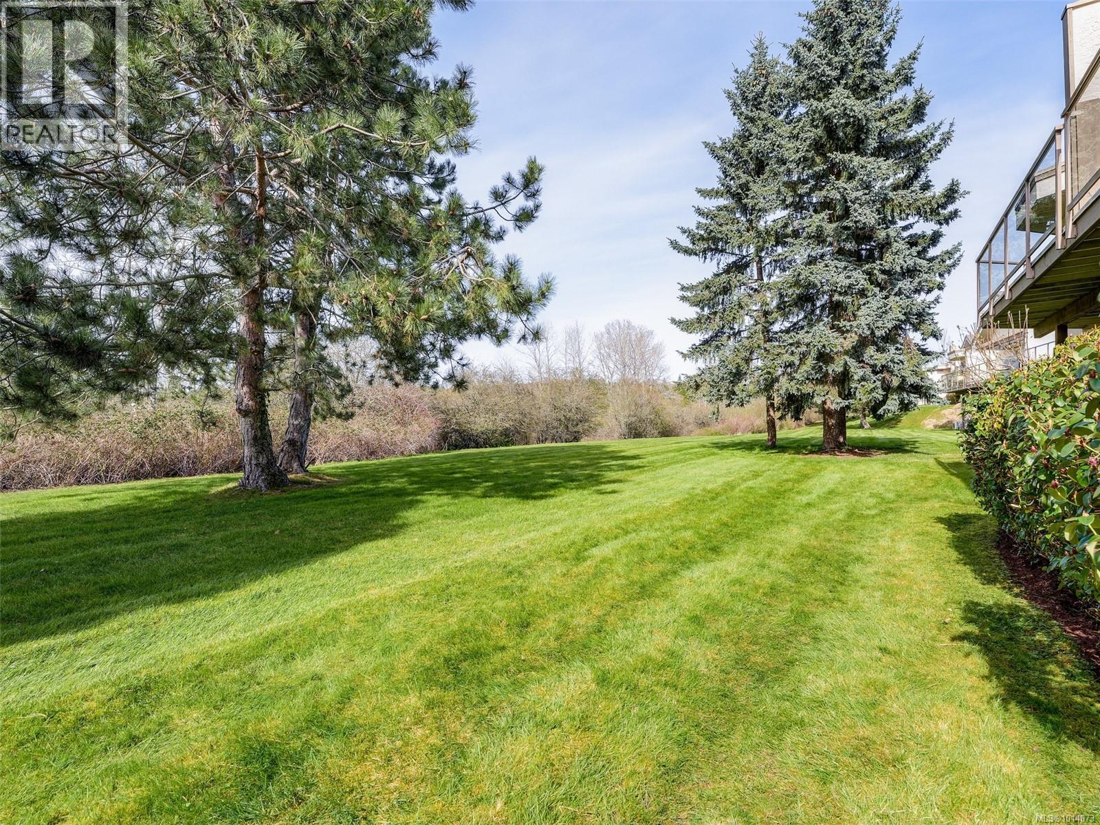 47 4318 Emily Carr Dr, Saanich