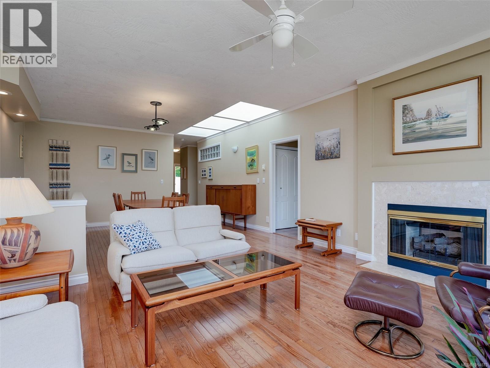 47 4318 Emily Carr Dr, Saanich