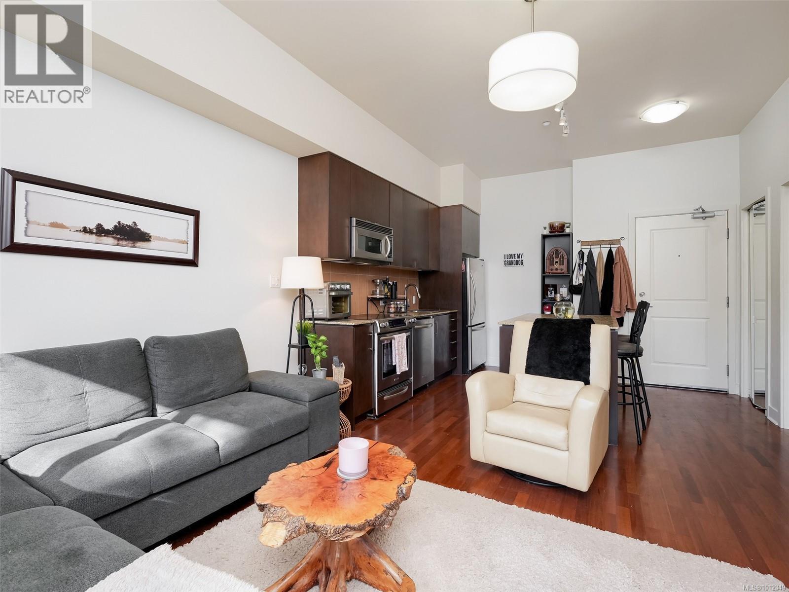 404 1375 Bear Mountain Parkway, Langford