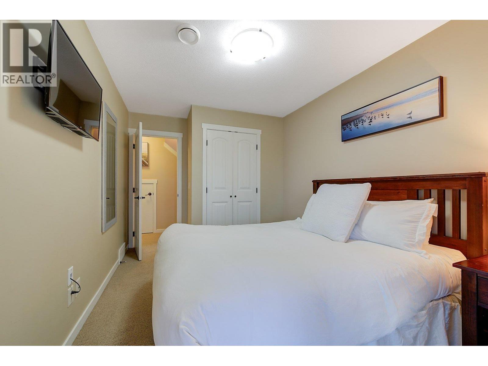  6823 Madrid Way, Kelowna